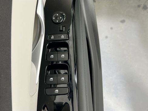 Used 2023 Hyundai Tucson Limited w/ Cargo Package image 18