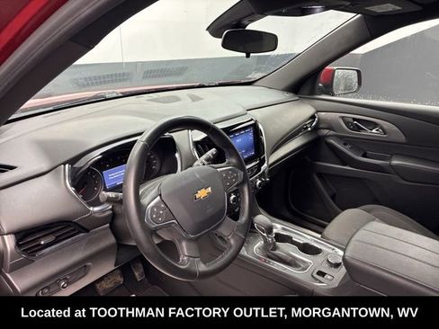 Used 2023 Chevrolet Traverse LT image 12