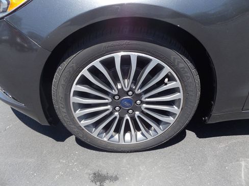 Used 2018 Ford Fusion Titanium AWD/4WD image 36