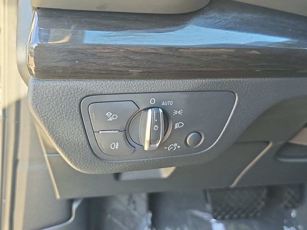 Used 2020 Audi Q5 e Premium w/ Convenience Package AWD/4WD image 33
