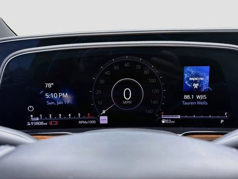 Used 2022 Cadillac Escalade Luxury RWD image 41
