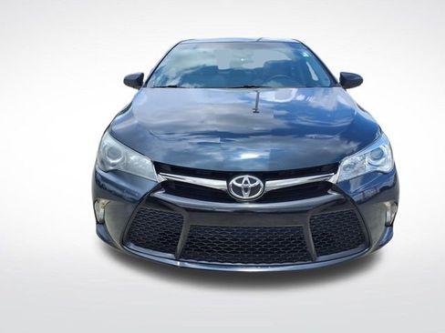 Used 2017 Toyota Camry SE w/ Moonroof Package FWD image 13
