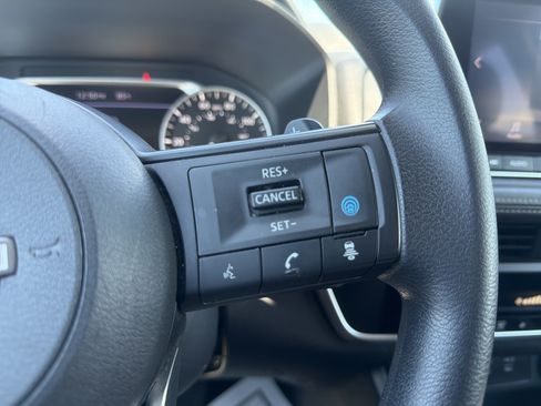 Used 2024 Nissan Rogue SV AWD/4WD image 19