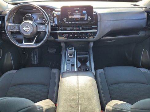 Used 2025 Nissan Pathfinder SV image 12