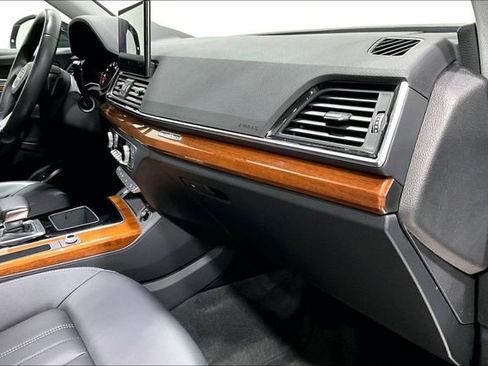 Used 2023 Audi Q5 2.0T Premium w/ Convenience Package image 15