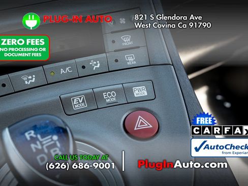 Used 2015 Toyota Prius Two w/ Preferred Accessory Package FWD image 18