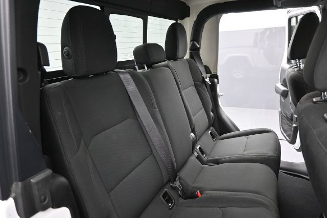 Used 2022 Jeep Gladiator Sport AWD/4WD image 19