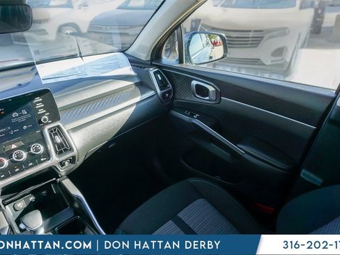 Used 2023 Kia Sorento LX image 15