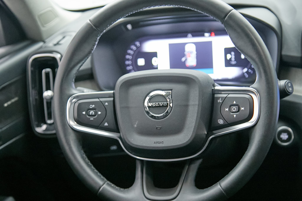 Certified 2023 Volvo XC40 B5 Ultimate w/ Protection Package Premier AWD/4WD image 24