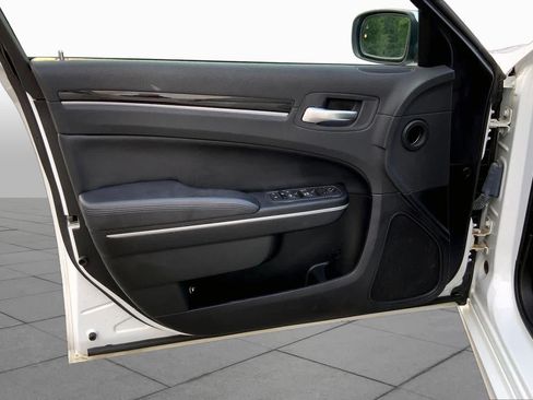 Used 2023 Chrysler 300 Touring L AWD/4WD image 21