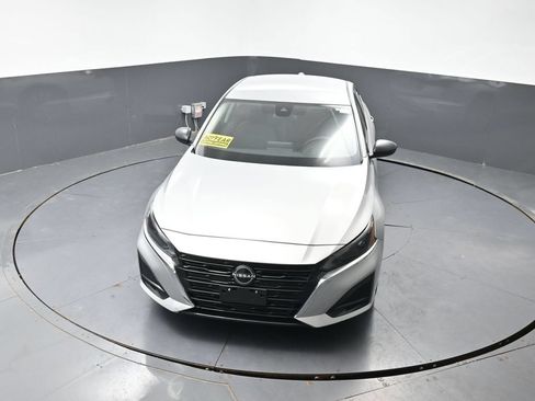 Used 2024 Nissan Altima 2.5 SV FWD image 42