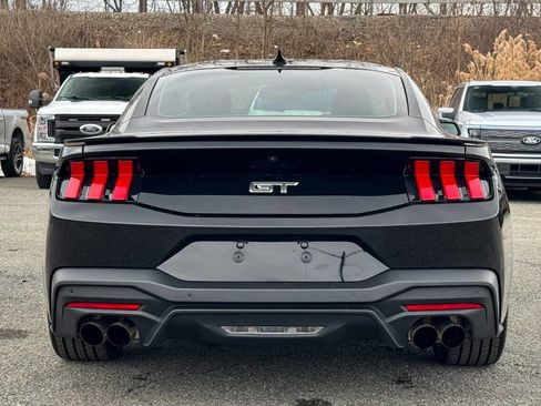 Used 2024 Ford Mustang GT Premium image 4