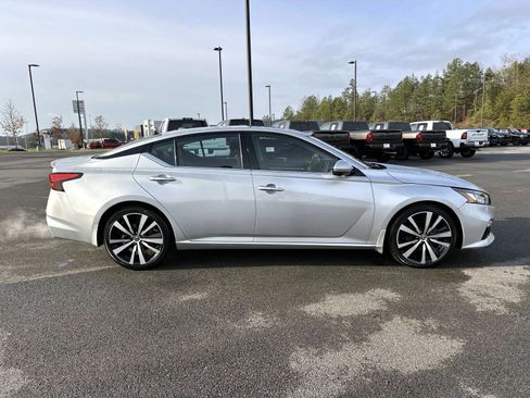 Used 2020 Nissan Altima 2.0 Platinum image 3