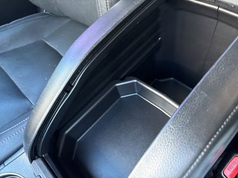 Used 2018 Toyota Highlander Limited image 23