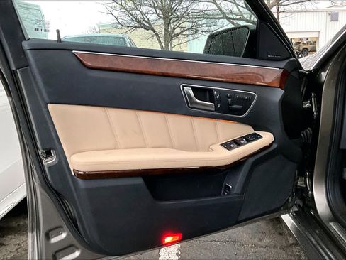 Used 2013 Mercedes-Benz E 350 E 350 Sport BlueTEC image 22