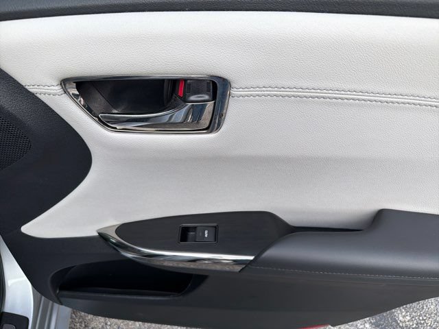 Used 2018 Toyota Avalon Limited FWD image 49