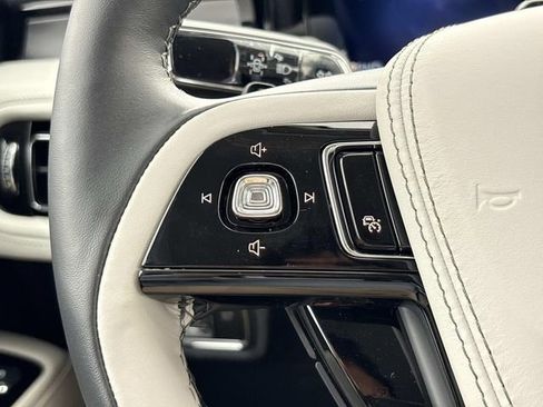 New 2026 Lincoln Aviator AWD image 25