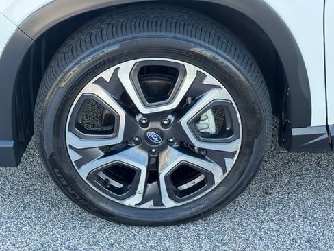 Used 2023 Subaru Ascent Limited w/ Technology Package AWD/4WD image 3