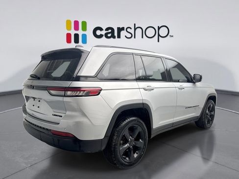 Used 2024 Jeep Grand Cherokee Limited w/ Black Appearance Package AWD/4WD image 3