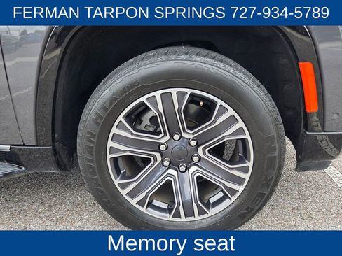 Used 2024 Jeep Wagoneer Series II image 13