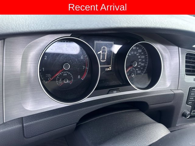 Used 2015 Volkswagen Golf S FWD image 3