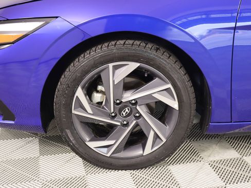 Used 2025 Hyundai Elantra SEL image 18