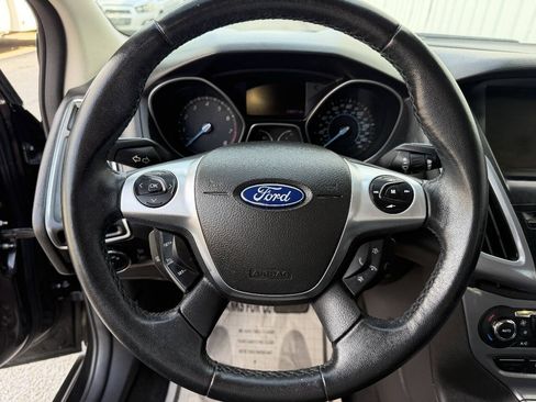 Used 2012 Ford Focus Titanium FWD image 23
