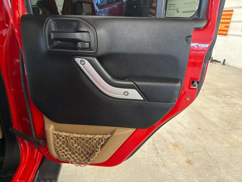 Used 2013 Jeep Wrangler Unlimited Sahara w/ Connectivity Group image 46