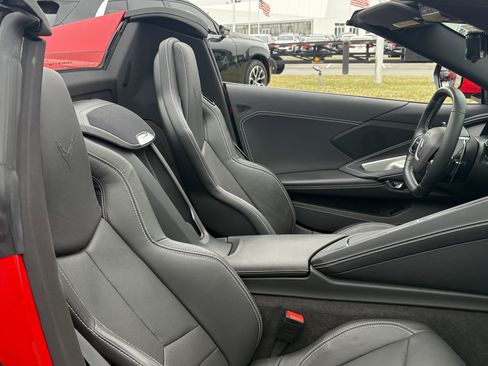 Used 2024 Chevrolet Corvette Stingray Convertible w/ Z51 Performance Package image 31