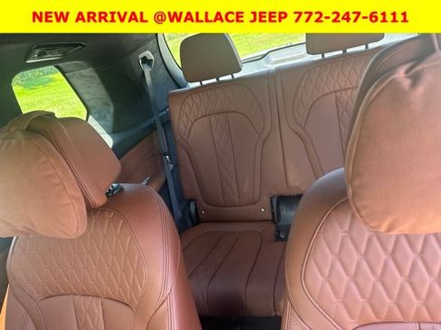 Used 2025 BMW X7 M60i w/ Climate Comfort Package AWD/4WD image 16