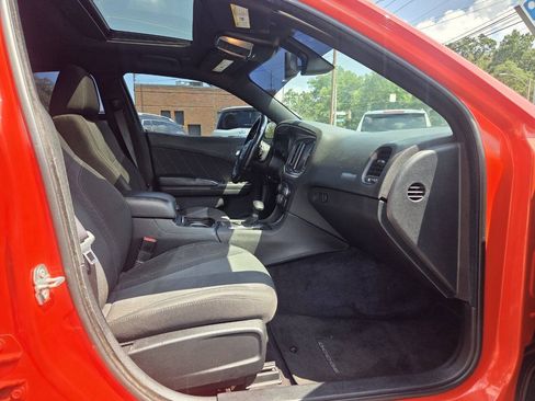 Used 2017 Dodge Charger R/T w/ Navigation & Travel Group RWD image 21