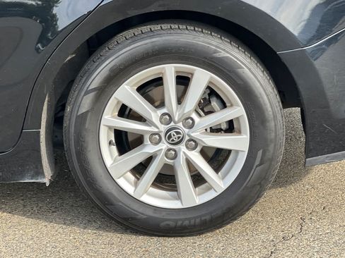 Used 2025 Toyota Camry LE FWD image 25