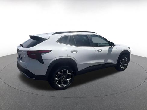 Used 2025 Chevrolet Trax LT w/ LT Convenience Package image 15