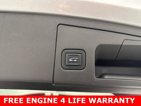 Used 2022 Cadillac XT4 Premium Luxury w/ Enhanced Visibility Package image 29