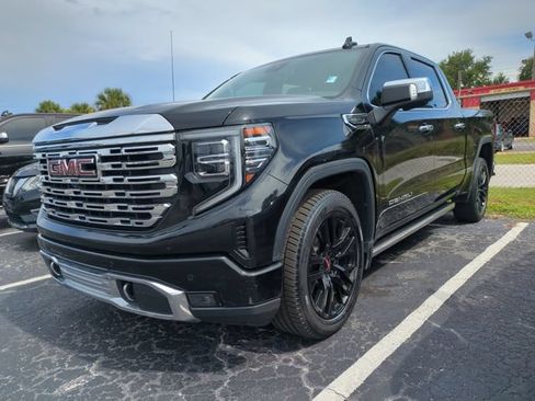 Used 2022 GMC Sierra 1500 Denali RWD image 3