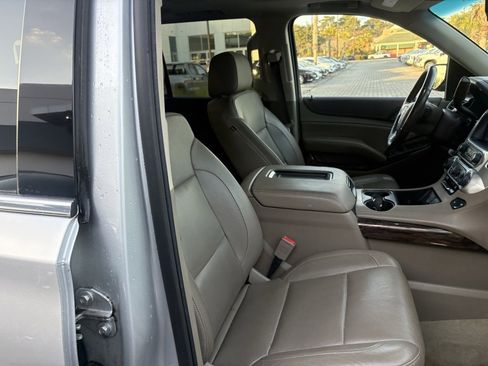 Used 2018 GMC Yukon SLT w/ Open Road Package image 16