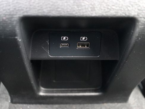 Used 2024 Mitsubishi Outlander FWD image 23