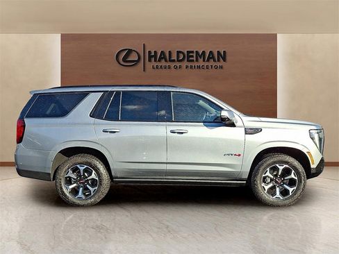 Used 2025 GMC Yukon AT4 w/ AT4 Premium Package image 7