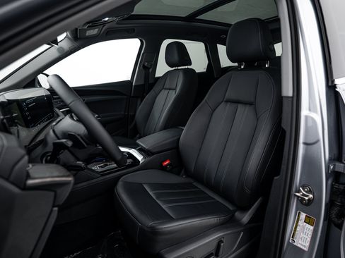 Used 2025 Audi Q5 Premium w/ Premium Plus AWD/4WD image 15