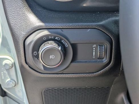 Used 2023 Jeep Wrangler Unlimited Sahara AWD/4WD image 16