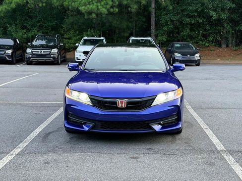 Used 2017 Honda Accord EX-L image 2