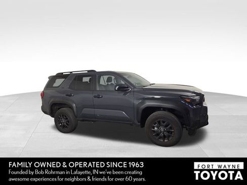 Used 2025 Toyota 4Runner SR5 AWD/4WD image 5