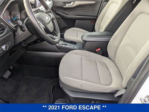 Used 2021 Ford Escape SE w/ Convenience Package image 13