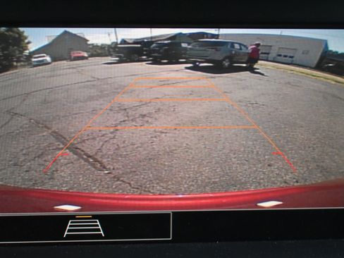 Used 2023 GMC Terrain SLE w/ Driver Convenience Package FWD image 28