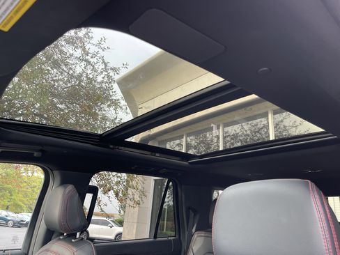 Used 2022 Ford Expedition Max Limited image 19