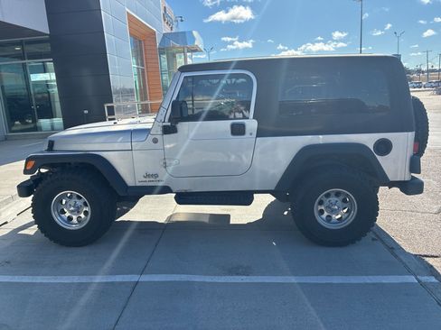 Used 2004 Jeep Wrangler Unlimited image 2