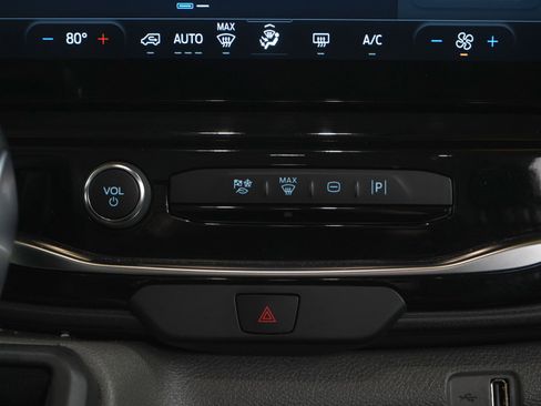 Used 2024 Ford Transit 350 XLT image 19