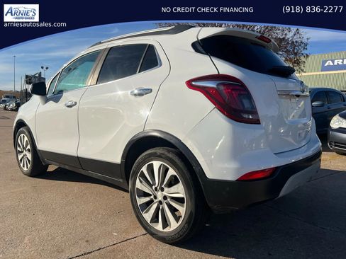 Used 2019 Buick Encore Preferred FWD image 2