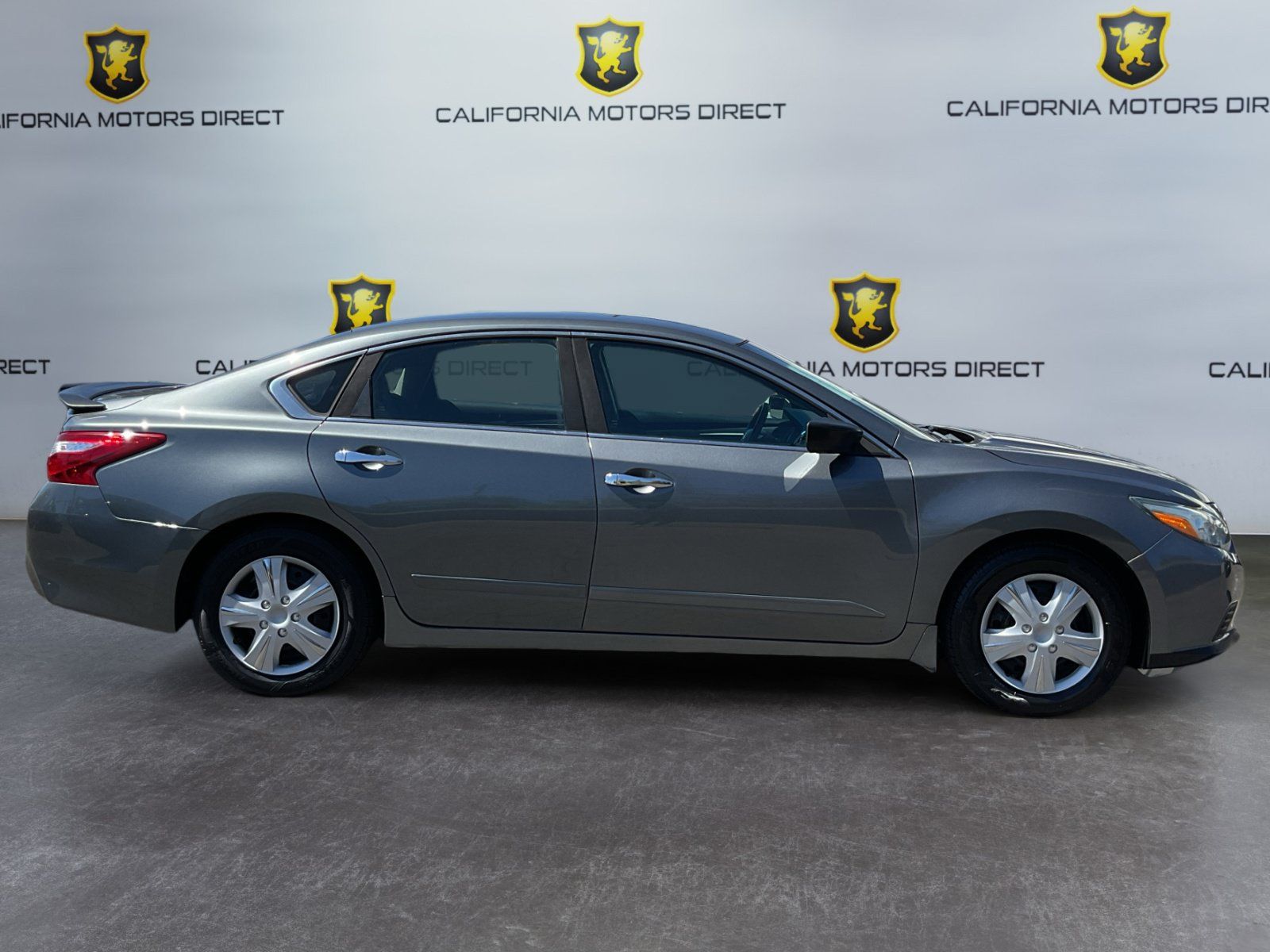Used 2017 Nissan Altima 2.5 S w/ Power Driver Seat Package FWD image 4