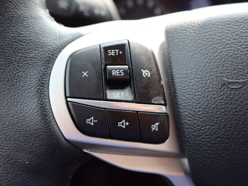 Used 2023 Ford Explorer XLT w/ Equipment Group 202A image 18